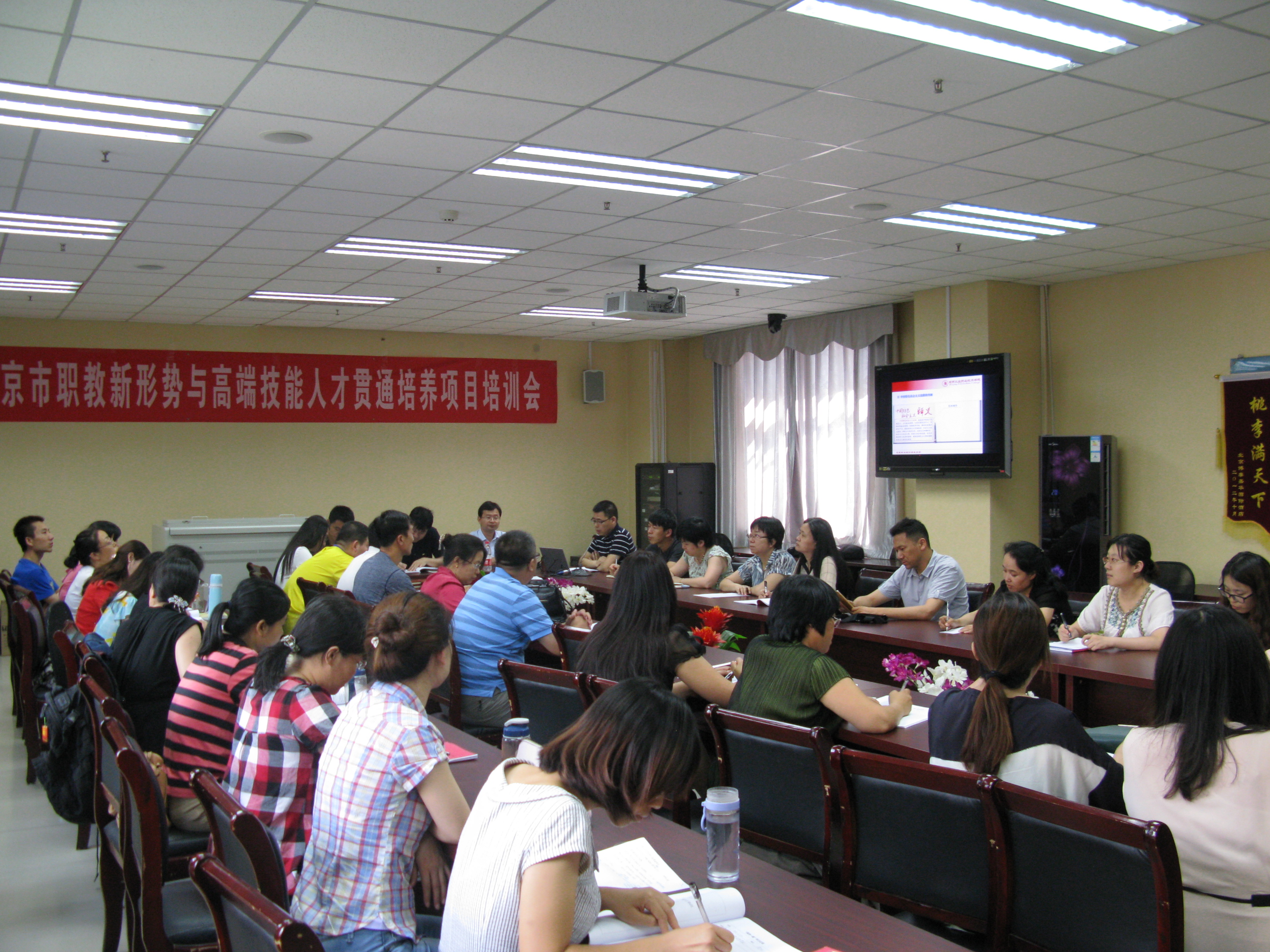 81cf6ac4182e4bb2a82430454f68c64e.jpg 81cf6ac4182e4bb2a82430454f68c64e.jpg