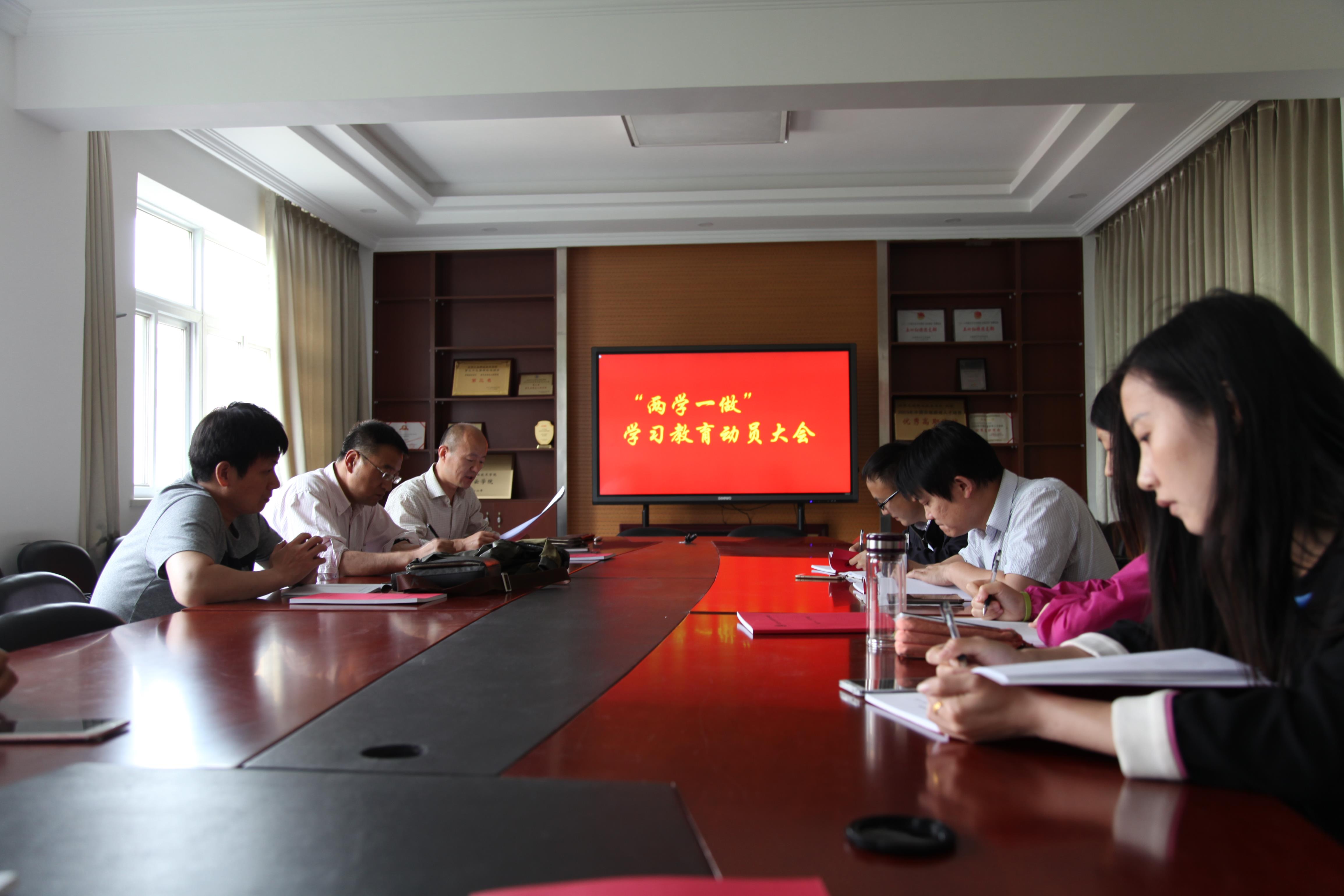 1b606c27bd9343ef913d2b38ae6f889d.jpg 1b606c27bd9343ef913d2b38ae6f889d.jpg